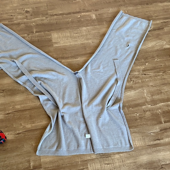 Chic Beige Women's Shawl with Belt - Picture 7 of 13